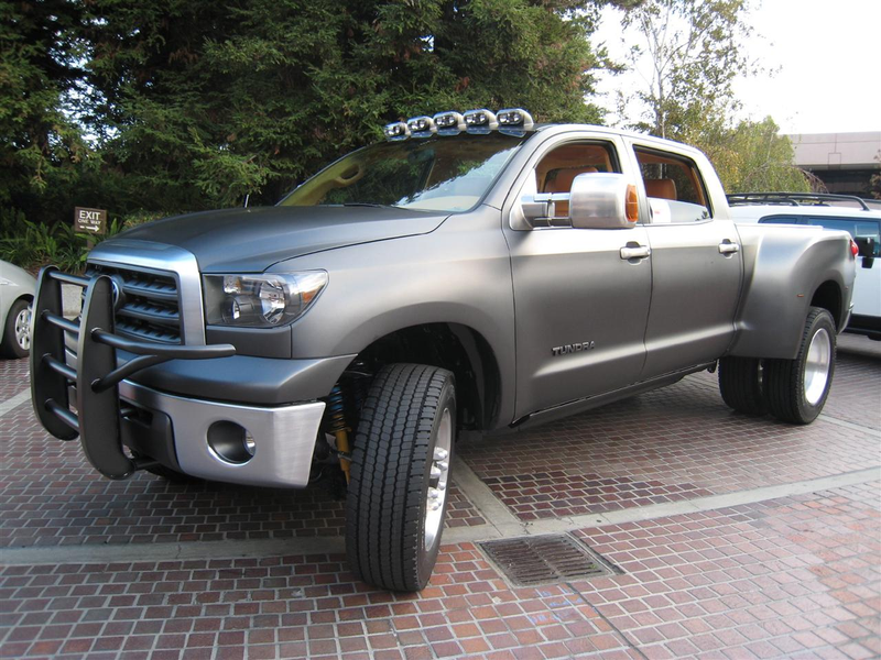 Illustration for article titled Toyota Tundra Dually Returns To SEMA With Monster Diesel Mill